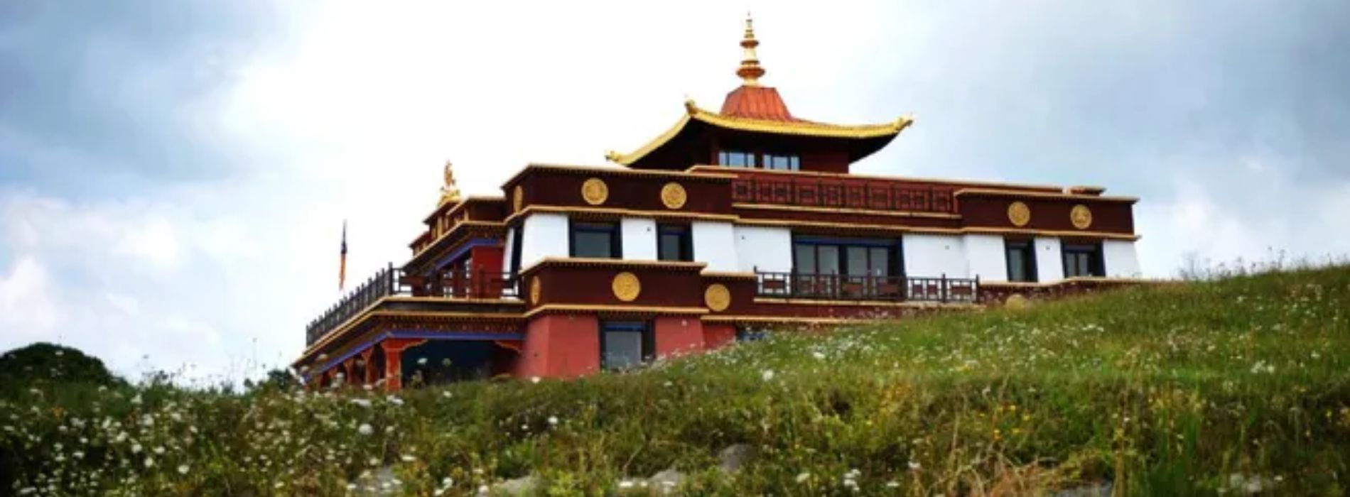Temple Bouddhiste Puy De Dome