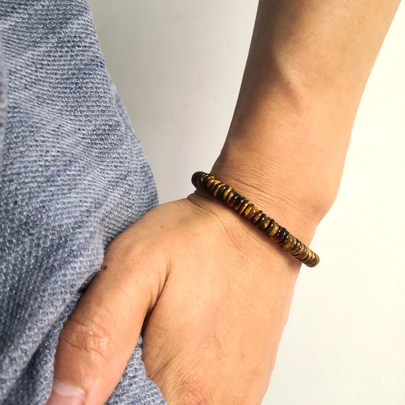 Tibetisches Mantra und Tigerauge-Armband
