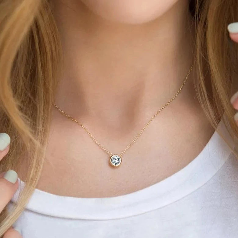 Collier avec pierre de Naissance