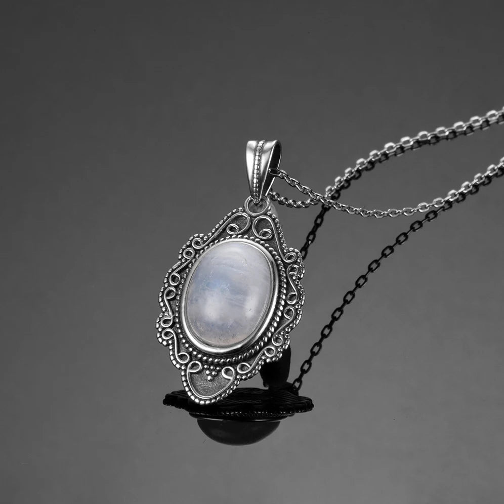Collar de piedra lunar
