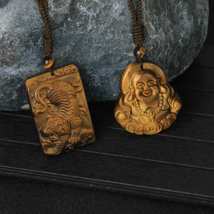Geschnitzter Tigerauge-Buddha-Anhänger