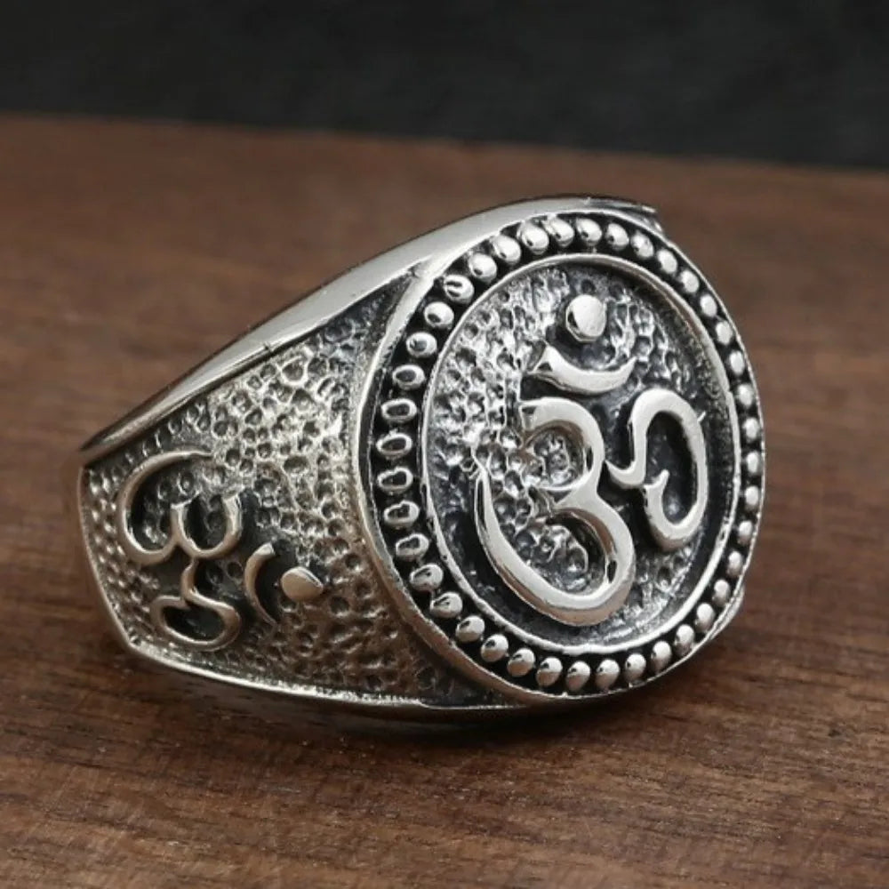 Buddhistischer Herren-Silberring mit Om-Muster