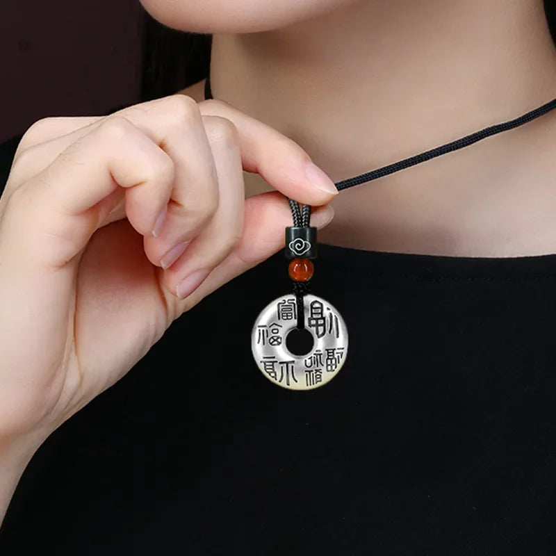 Silberner Om-Anhänger