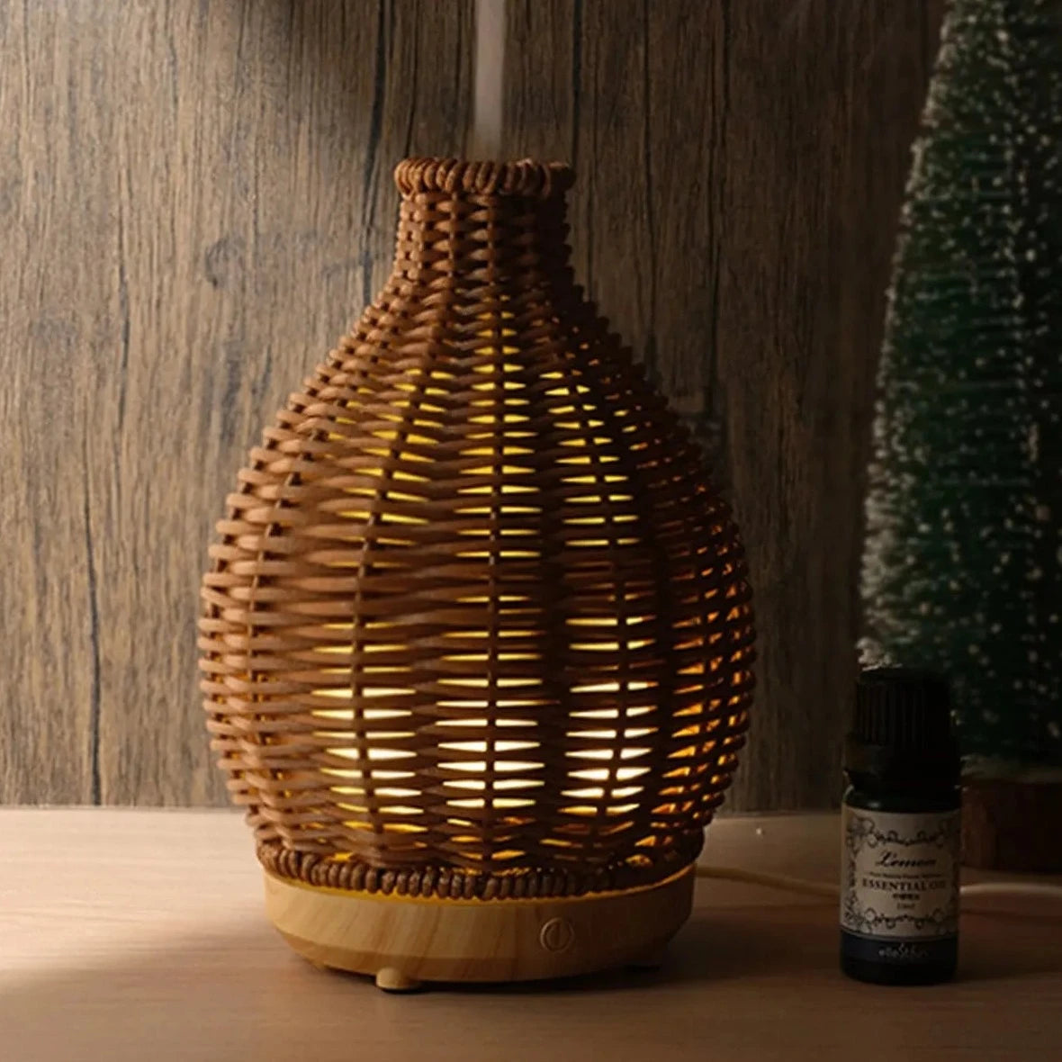 Rustikaler Diffusor für ätherische Öle aus Holz