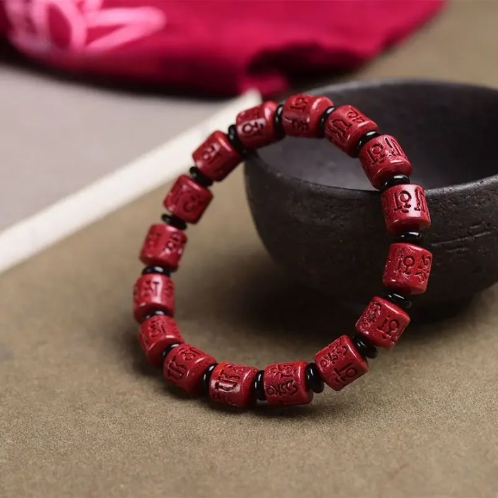 Tibetisches Zinnober-Perlenarmband