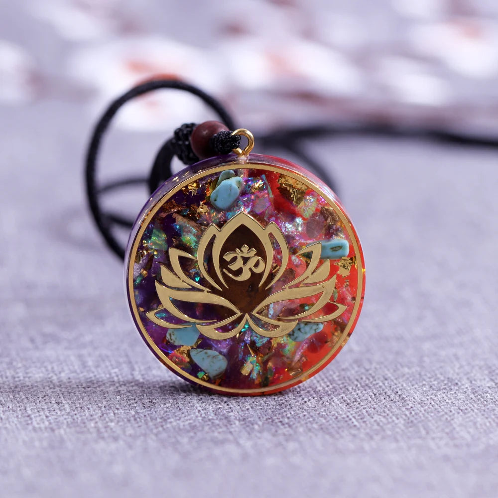 Collier Pendentif en Orgonite Lotus
