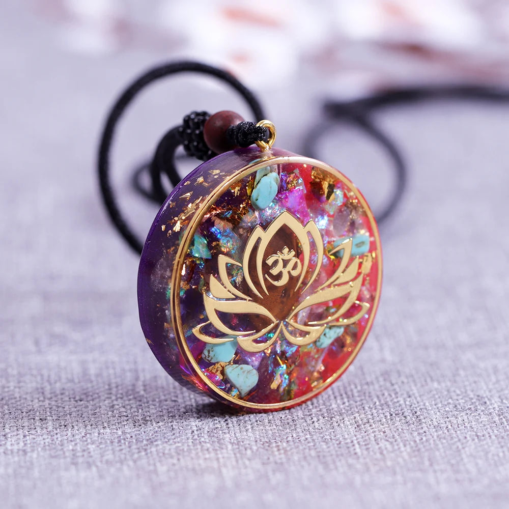Collier Pendentif en Orgonite Lotus