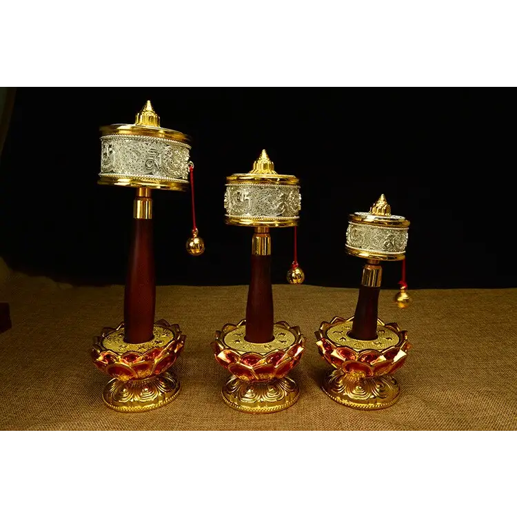 Moulin à prières en bois