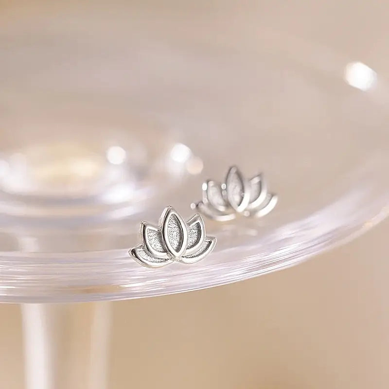 Petite Boucles d’oreilles Fleur de Lotus