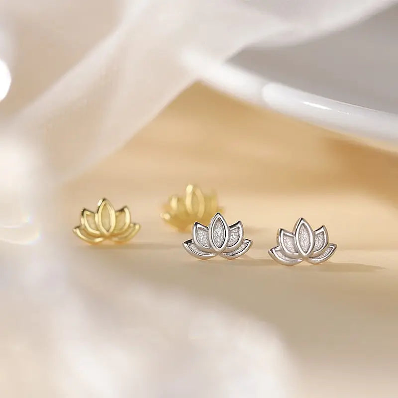 Petite Boucles d’oreilles Fleur de Lotus