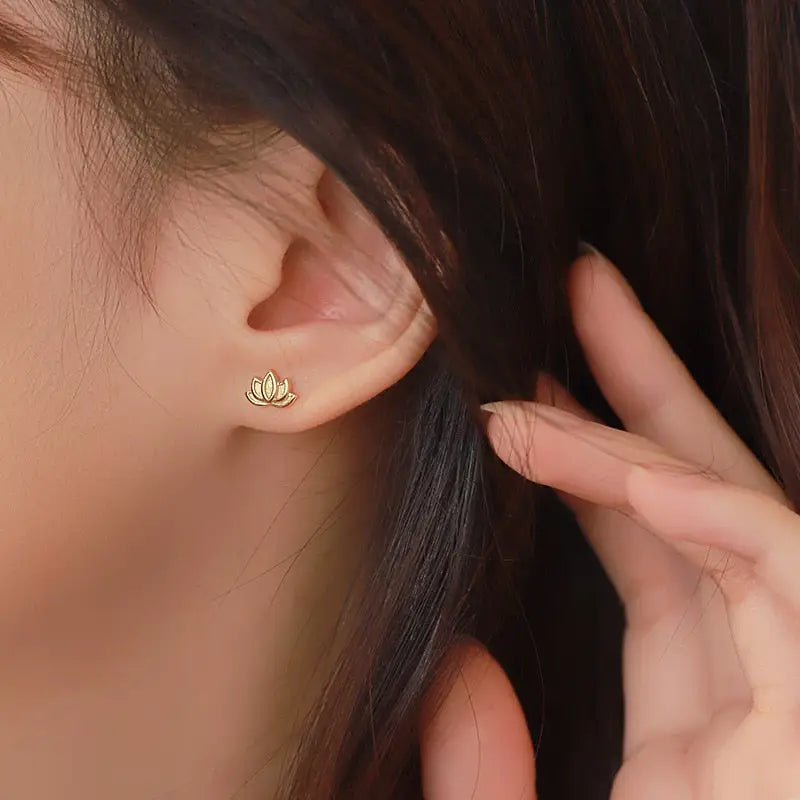 Petite Boucles d’oreilles Fleur de Lotus - Or