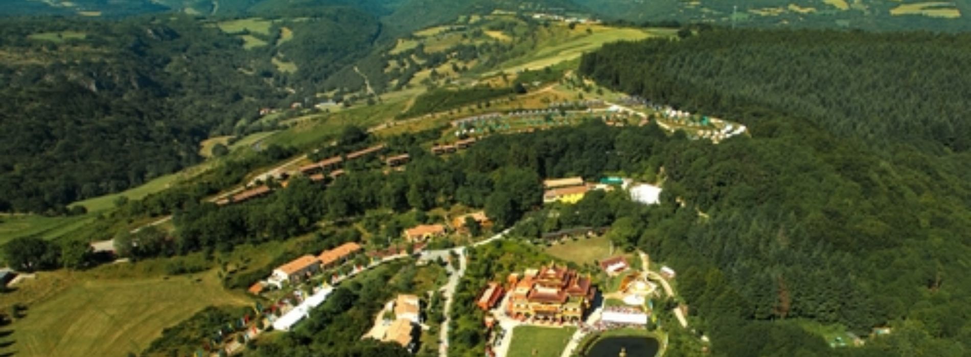 Temple Bouddhiste Aveyron Image