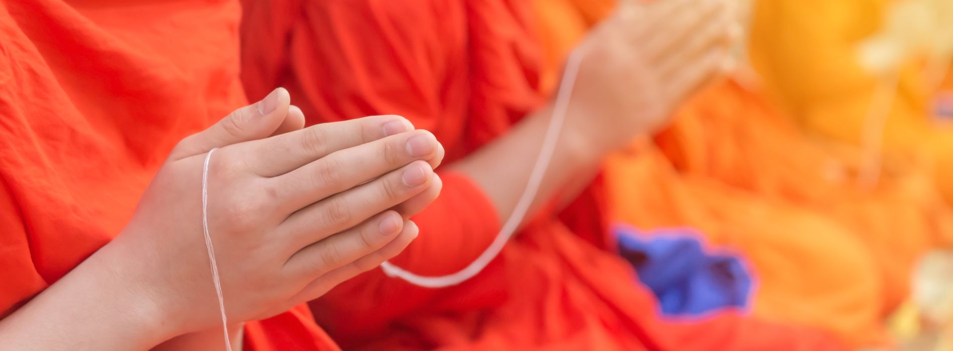 Comment se prosterner devant bouddha ? Image