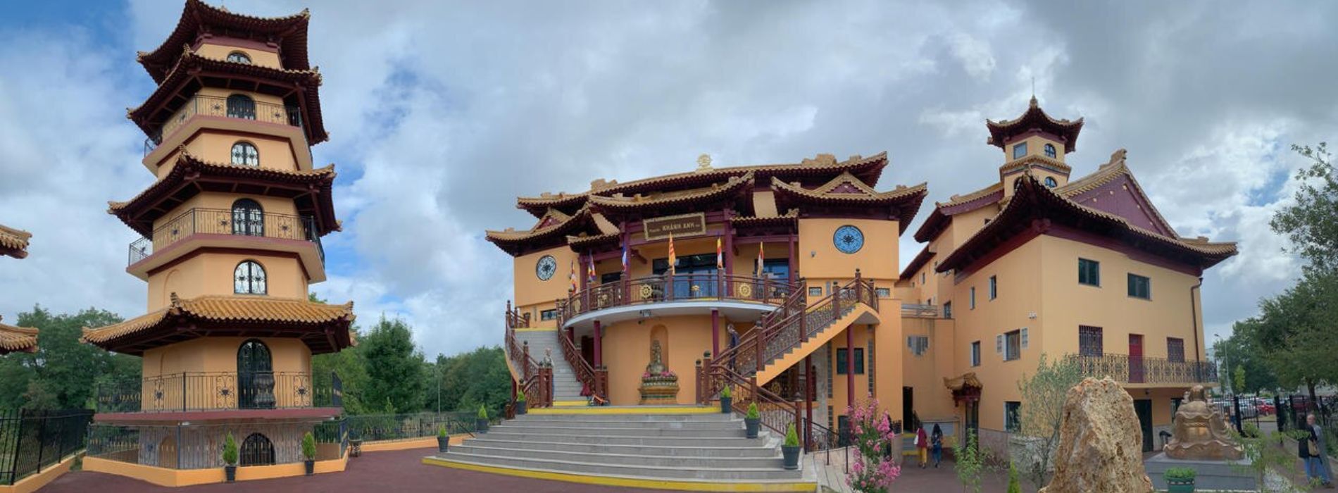 Temple Bouddhiste Evry Image