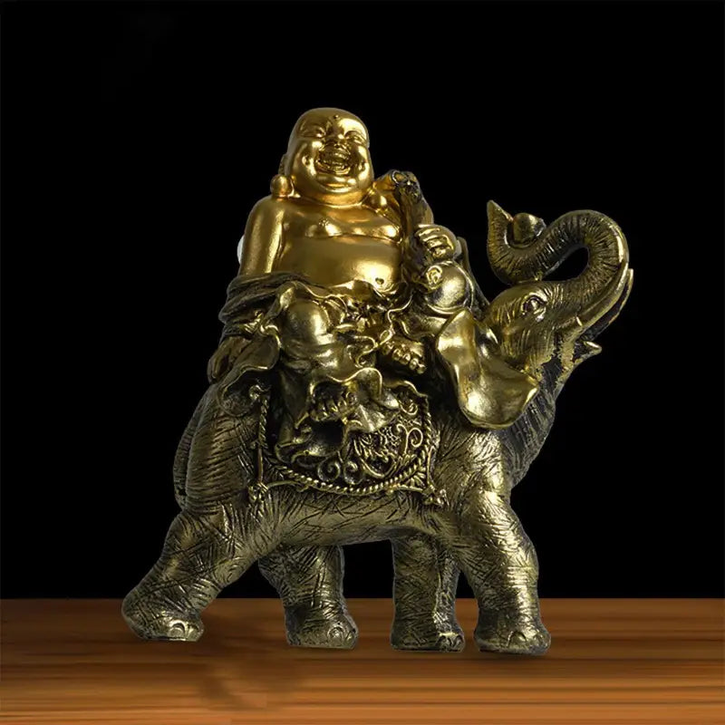 Bouddha rieur sur un éléphant