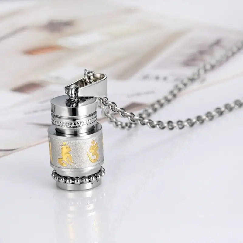 Collier tibetain pendentif Om Mani Padme Aum bouddhisme A19